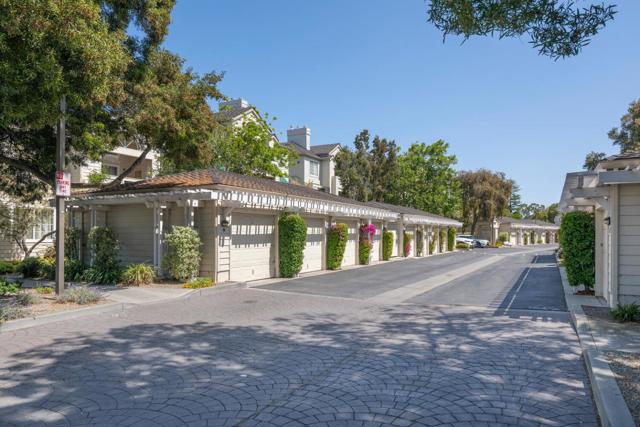 2006 Hastings Shore Lane, Redwood City CA: https://media.crmls.org/mediaz/500a23b8-5f67-4392-bdc5-c48c6788ad54.jpg