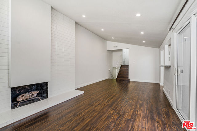 416 Bolero Way, Newport Beach CA: https://media.crmls.org/mediaz/500a261a-6b97-4cbf-a67b-9687628ab273.jpg