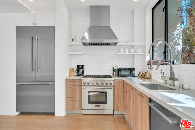 1447 1/4 N Martel Avenue, Los Angeles CA: https://media.crmls.org/mediaz/500a29a6-4a30-4fb5-8f9d-5ff6fe6bf2b0.jpg