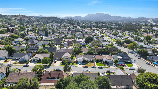 30 S Ellis Place, Newbury Park CA: https://media.crmls.org/mediaz/500a4f58-ec91-4745-a895-3f1e586197b0.jpg