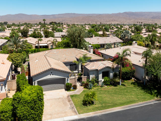 Image 8 of 39 For 79818 Parkway Esplanade