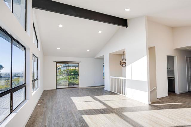 752 Monserate Ave, Chula Vista CA: https://media.crmls.org/mediaz/500ab2ab-07cd-4428-84fd-d8f005a14cd3.jpg