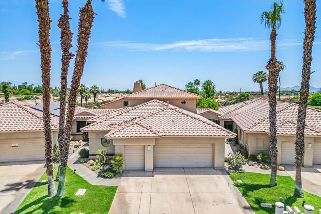 187 Kavenish Drive, Rancho Mirage CA: https://media.crmls.org/mediaz/500b5bd9-c7d9-4dfd-84a7-d5ac240518fa.jpg
