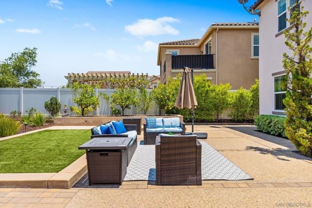 12712 Cloudbreak Ave, San Diego CA: https://media.crmls.org/mediaz/500b71db-a00b-4983-9189-887b8d7d3693.jpg