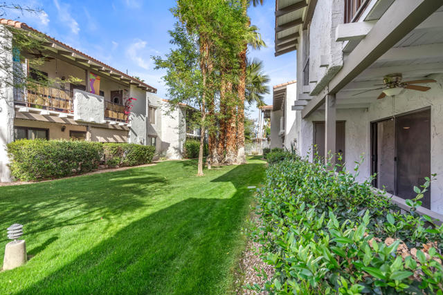 1050 E Ramon Road, Palm Springs CA: https://media.crmls.org/mediaz/500ba594-30ca-4f10-b253-e3998a5a5fc6.jpg