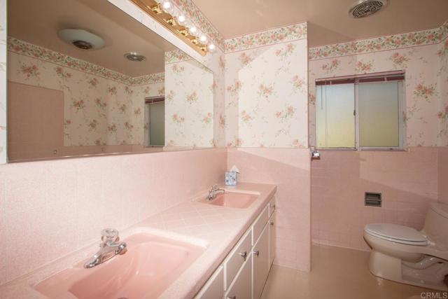 Detail Gallery Image 16 of 26 For 1124 Alta Vista Dr, Vista,  CA 92084 - 3 Beds | 2/1 Baths