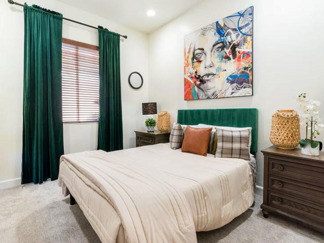 Image 32 of 39 For 79818 Parkway Esplanade