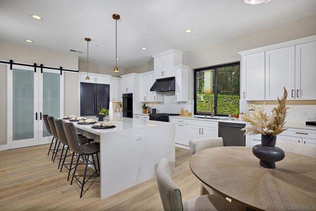 1755 Calle Catalina, Escondido CA: https://media.crmls.org/mediaz/500db9b1-16c0-452c-8de4-c3bf0c489ead.jpg