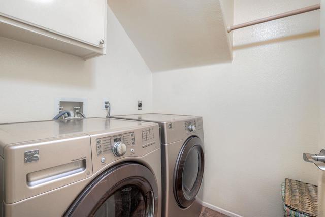 12127 Corte Napoli, San Diego CA: https://media.crmls.org/mediaz/500e1481-7578-4f07-935a-35342de92335.jpg