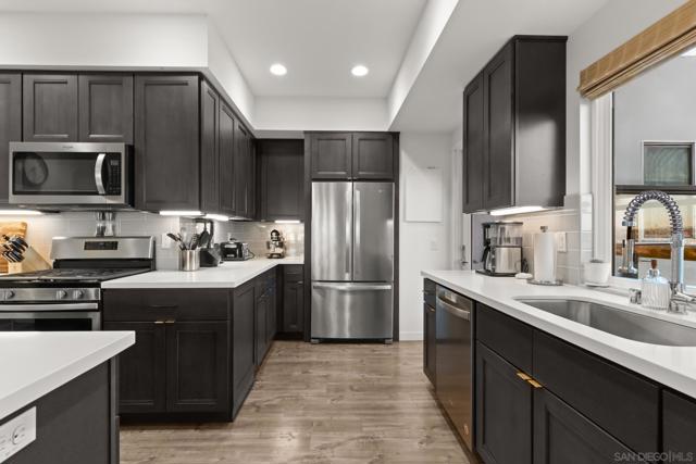 4100 Voltaire St, San Diego CA: https://media.crmls.org/mediaz/500e4e9c-1fe5-4d86-845c-0ad2c12c3dc8.jpg