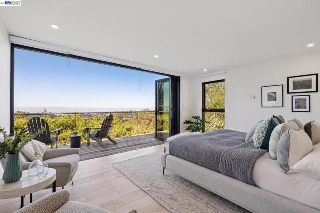 6801 ARMOUR DRIVE, Oakland CA: https://media.crmls.org/mediaz/500e83b1-9475-4d41-a7f8-fb7028d5f4d3.jpg