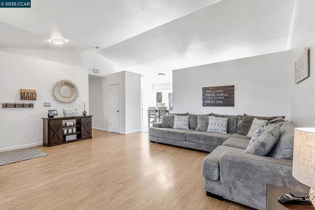 1771 Schooner Way, Pittsburg CA: https://media.crmls.org/mediaz/500fd5fa-23f4-42b7-ac55-a3a4d8a36e11.jpg