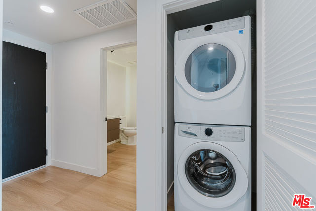 10601 Washington Boulevard, Culver City CA: https://media.crmls.org/mediaz/50100968-cd4a-4c6e-a97e-9fe68792d827.jpg