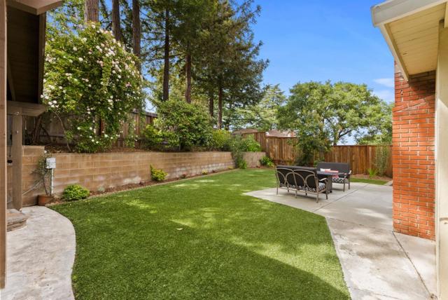140 Virginia Avenue, Belmont CA: https://media.crmls.org/mediaz/5010a541-3ce1-4b83-95fc-aeb66f3df4fb.jpg