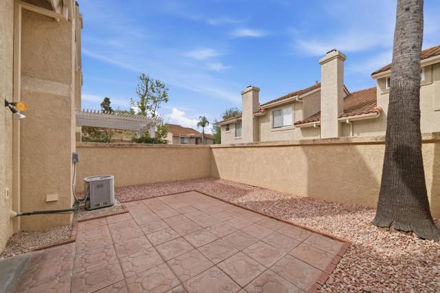 Detail Gallery Image 37 of 50 For 10974 Creekbridge Pl, San Diego,  CA 92128 - 2 Beds | 2/1 Baths