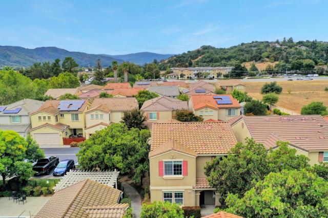 7934 Spanish Oak Circle, Gilroy CA: https://media.crmls.org/mediaz/5011e373-cac3-444f-9370-4da9747b5518.jpg