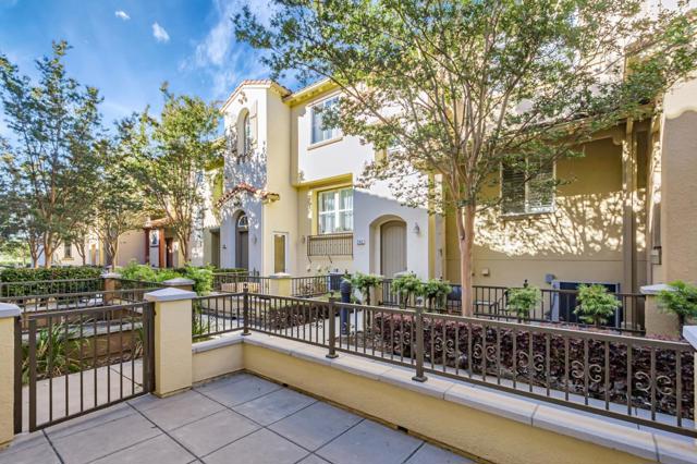 1142 Mente Linda Loop, Milpitas CA: https://media.crmls.org/mediaz/501220dc-10ae-42bc-8a24-10a96165ace3.jpg