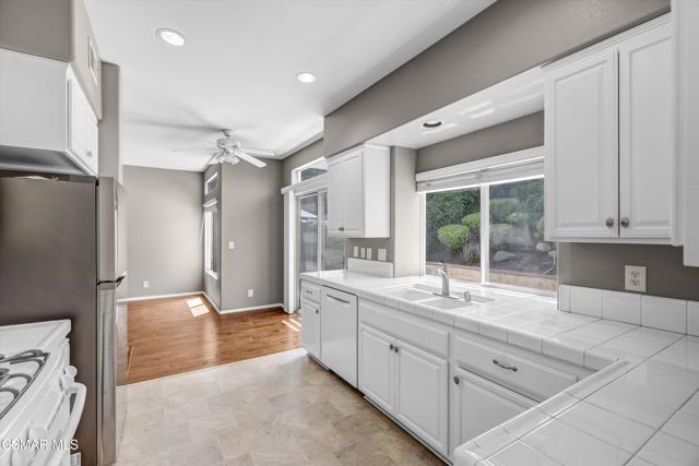 Image 13 of 41 For 4759 Rhapsody Drive
