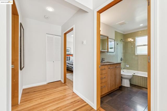 1708 Derby St, Berkeley CA: https://media.crmls.org/mediaz/5012a689-09d6-4eaf-82c7-3c7de9e5efd3.jpg