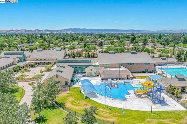 847 Dana Cir, Livermore CA: https://media.crmls.org/mediaz/5012a6ec-a2c1-4d81-b407-fc6e5d95a0d0.jpg