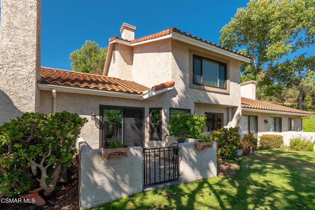 6208 Corte Antigua, Camarillo CA: https://media.crmls.org/mediaz/501349f5-4f86-40e9-97c7-e0c4221672cc.jpg
