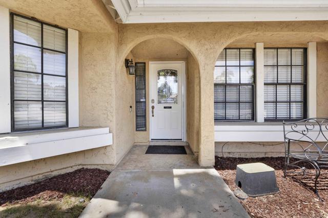 2010 Palsero Ave, Escondido CA: https://media.crmls.org/mediaz/50141a1a-e1dc-4e52-ae68-08884c39adde.jpg