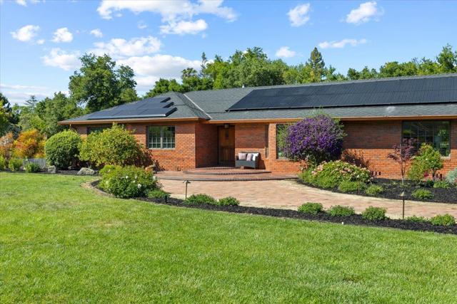 20811 Norada Court, Saratoga CA: https://media.crmls.org/mediaz/501433f6-0331-48c7-9b78-435f6a77d3e7.jpg