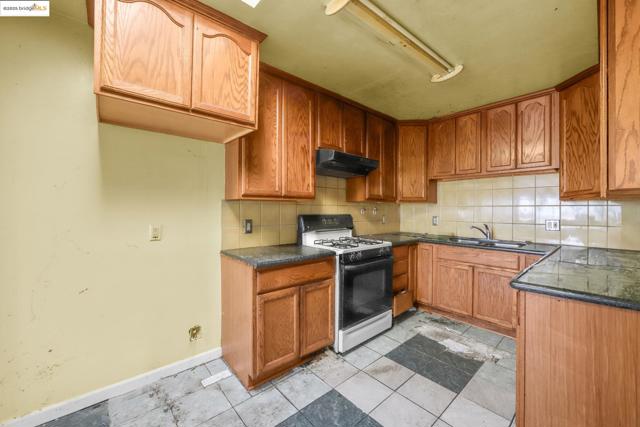 41 Apollo St, San Francisco CA: https://media.crmls.org/mediaz/50146c5f-0455-46fe-ad35-e7509657bec5.jpg