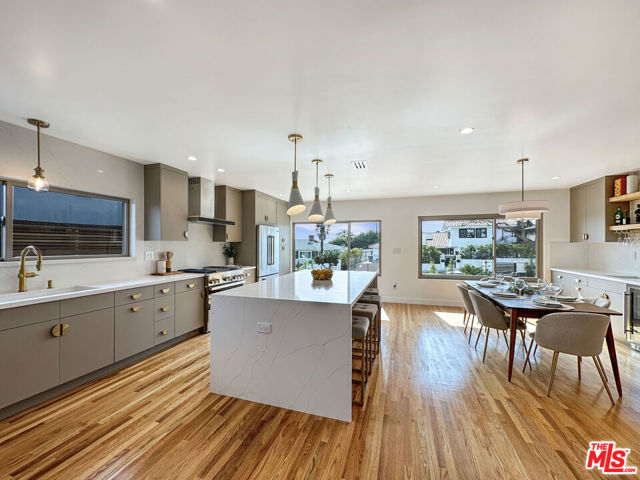 5810 S Halm Avenue, Los Angeles CA: https://media.crmls.org/mediaz/50147634-ad0b-49c7-ace3-83c34bb054fa.jpg