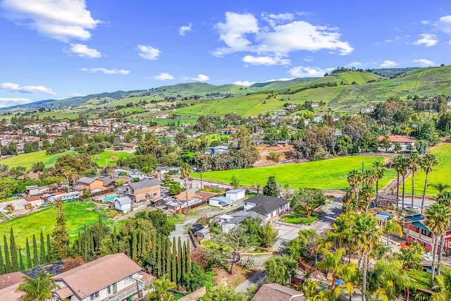 2363 Pleasant Acres Drive, San Jose CA: https://media.crmls.org/mediaz/5014a5f0-b57e-44b0-b54c-af2fd961af7a.jpg