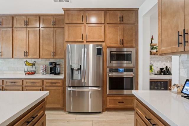 39496 Chamise Street, Temecula CA: https://media.crmls.org/mediaz/5014a7d6-bd7f-4e01-957e-206f86fc420e.jpg