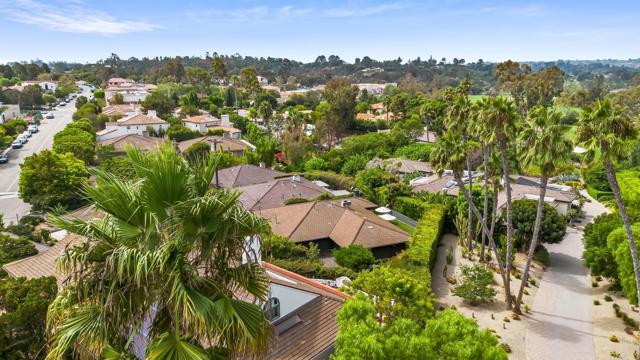 6148 El Tordo, Rancho Santa Fe CA: https://media.crmls.org/mediaz/5014bd6f-2d8f-4e78-8e43-29535c2b54c9.jpg