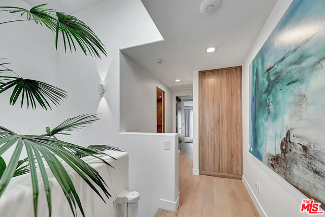 6442 Lunita Road, Malibu CA: https://media.crmls.org/mediaz/50155030-2cca-4217-8784-ac41edc84eff.jpg