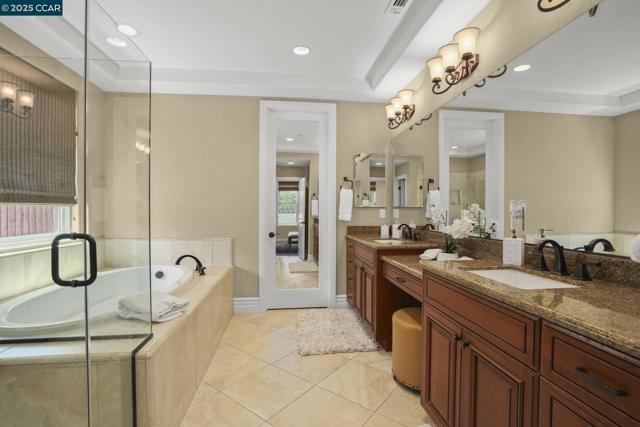 1512 Miwok Ct, Brentwood CA: https://media.crmls.org/mediaz/50157dfb-4202-4f9c-960c-af3c9dce44ee.jpg