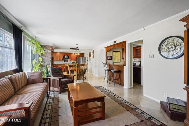 744 Calle Las Colinas, Newbury Park CA: https://media.crmls.org/mediaz/50158c00-e7e0-4d1d-a6d7-ed9e6d2a76df.jpg
