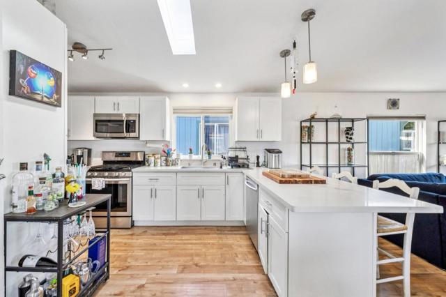 146 Culebra Lane, Moss Beach CA: https://media.crmls.org/mediaz/501625b7-4642-4826-af5a-8e6b09ca228a.jpg