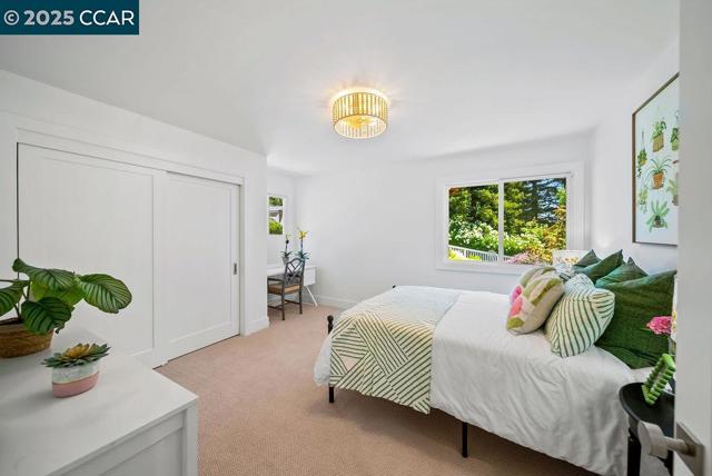 33 Los Arabis Circle, Lafayette CA: https://media.crmls.org/mediaz/50164229-cf1f-4992-8709-ae47c93ec436.jpg