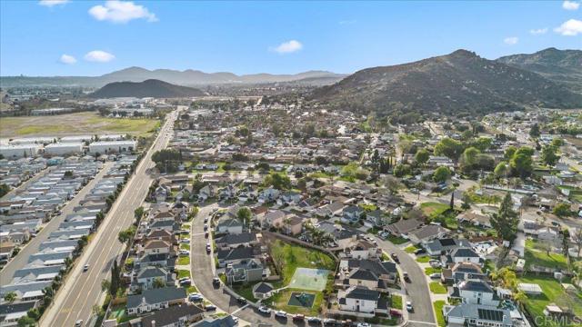 10250 New Bedford Court, Lakeside CA: https://media.crmls.org/mediaz/5016727a-bb13-41fb-a8b8-e31a5473b877.jpg
