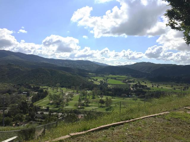 2552 Wind River Rd, El Cajon CA: https://media.crmls.org/mediaz/5016eb1f-9ae4-4e35-93db-260ead66e930.jpg