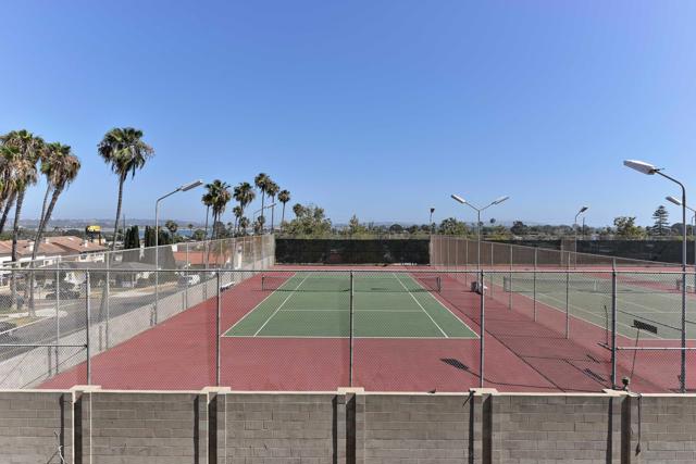 1885 Diamond St, San Diego CA: https://media.crmls.org/mediaz/50171555-970b-4a53-ac8e-2f39079963b2.jpg
