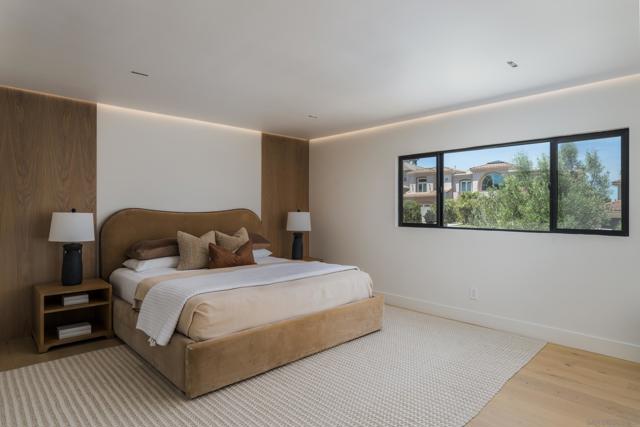 5826 Soledad Mountain Rd, La Jolla CA: https://media.crmls.org/mediaz/501726cc-bfe0-4537-b0b0-e1a7506aaab5.jpg