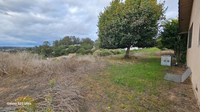 17925 Damian Way, Salinas CA: https://media.crmls.org/mediaz/50179042-a380-4754-b98d-9a50b8925ce7.jpg