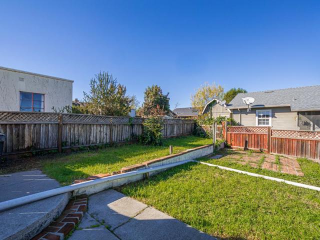 35 Sycamore Street, Watsonville CA: https://media.crmls.org/mediaz/50179b0b-fe1d-44c7-a8e2-4f0b4b6ddd53.jpg