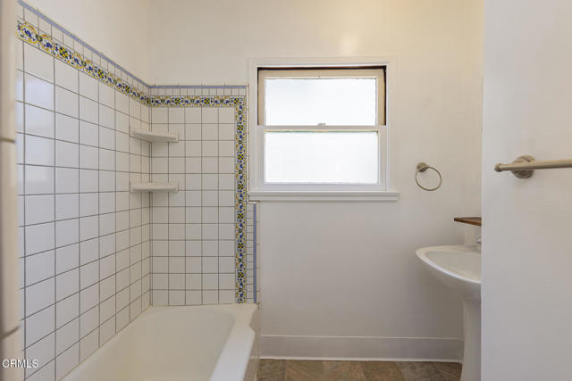 237 N Katherine Drive, Ventura CA: https://media.crmls.org/mediaz/5017a287-20a1-49f4-a12a-15dcd0761bd5.jpg