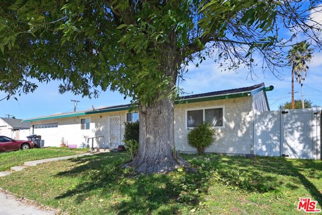 1691 Spence Street photo 3