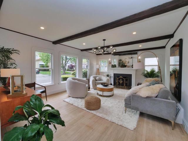 3000 56th Avenue, Oakland CA: https://media.crmls.org/mediaz/5017ee5e-8ad3-4b79-b9fb-36f1d571b71f.jpg