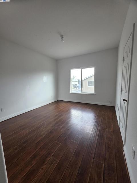 254 Peach Leaf Way, Sacramento CA: https://media.crmls.org/mediaz/50190e73-baa8-4b2c-9da5-48f08438671c.jpg