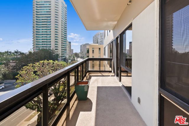 10445 Wilshire Boulevard, 406 photo 29