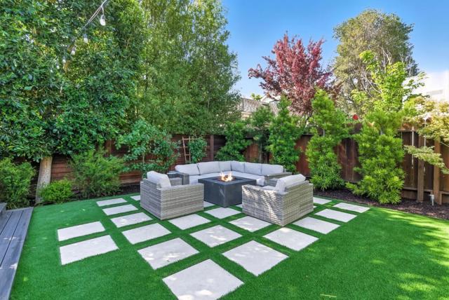 1427 Paloma Avenue, Burlingame CA: https://media.crmls.org/mediaz/501956a5-66eb-433a-95e3-3ba19f8c17f7.jpg
