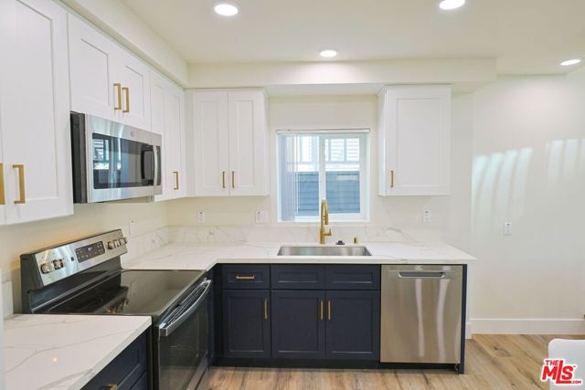 1237 W 25th Street, Los Angeles CA: https://media.crmls.org/mediaz/5019a3e0-f443-4941-9497-81d2aa36d38e.jpg